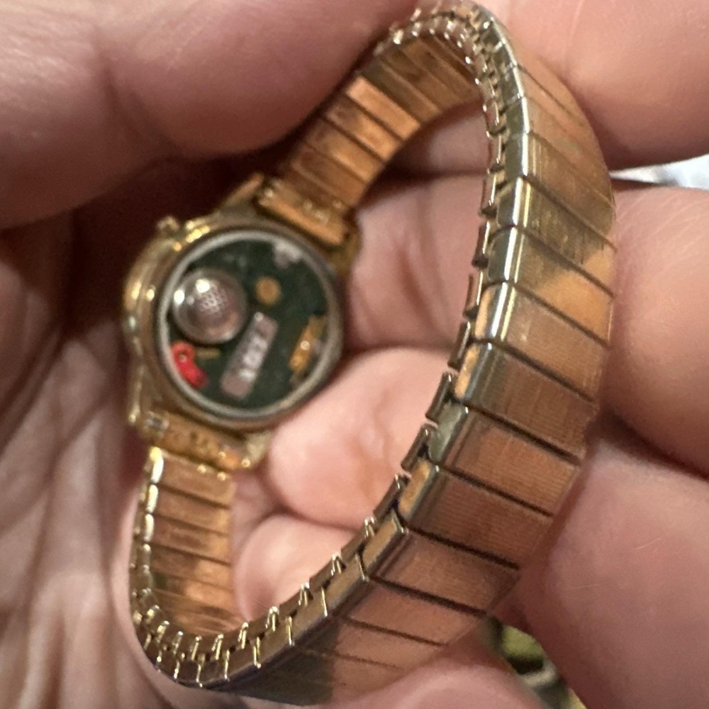 Vintage Bulova Digital N7 Ladies watch Quartz 25mm Missing Back Cover - Repair - Picture 5 of 6